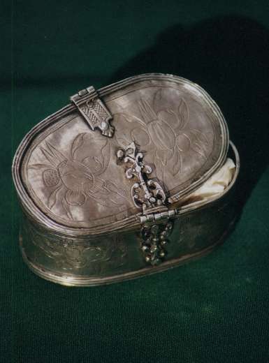Pyxis